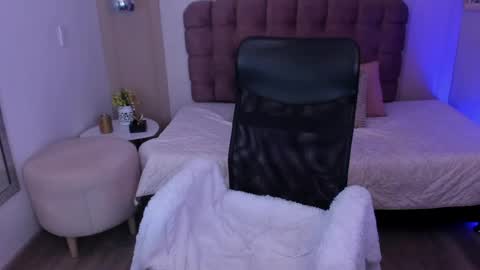 Snapshot of rosetaylorla chatting on 06-11-26, 12:58 Rose Taylor online show from 06-11-26, 12:58