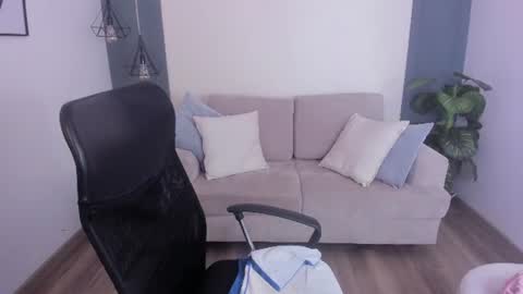 Rose Taylor online show from 07-04-26, 02:01