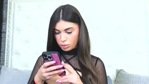 Snapshot of rosevanessa chatting on 03-12-26, 08:53 Gabriela online show from 03-12-26, 08:53