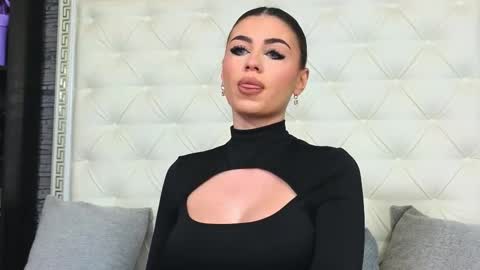 Snapshot of rosevanessa chatting on 03-19-26, 07:56 Gabriela online show from 03-19-26, 07:56