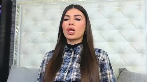 Snapshot of rosevanessa chatting on 03-23-26, 08:29 Gabriela online show from 03-23-26, 08:29
