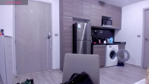 Roshelle online show from 11-22-25, 02:05