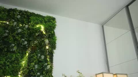 Snapshot of roshen_amira chatting on 06-13-26, 03:04 Amii online show from 06-13-26, 03:04