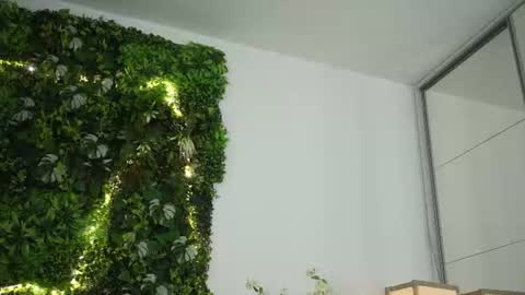 Snapshot of roshen_amira chatting on 06-15-26, 02:58 Amii online show from 06-15-26, 02:58