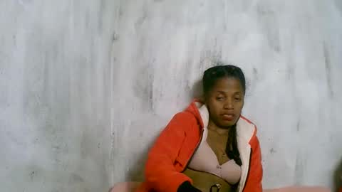 Snapshot of rosiahot1 chatting on 09-11-25, 11:05 rosia online show from 09-11-25, 11:05