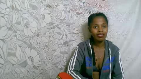 Snapshot of rosiahot1 chatting on 10-15-25, 01:39 rosia online show from 10-15-25, 01:39