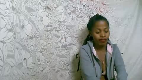 Snapshot of rosiahot1 chatting on 10-16-25, 01:56 rosia online show from 10-16-25, 01:56