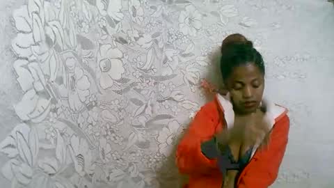 Snapshot of rosiahot1 chatting on 10-29-25, 07:15 rosia online show from 10-29-25, 07:15