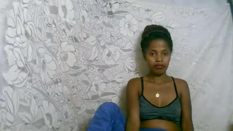 Snapshot of rosiahot1 chatting on 11-12-25, 11:10 rosia online show from 11-12-25, 11:10