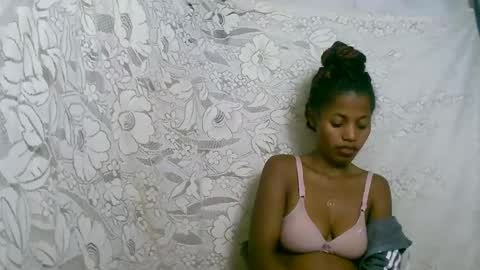 Snapshot of rosiahot1 chatting on 11-13-25, 02:32 rosia online show from 11-13-25, 02:32