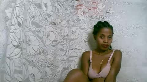 Snapshot of rosiahot1 chatting on 11-17-25, 02:45 rosia online show from 11-17-25, 02:45