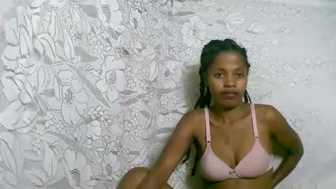 Snapshot of rosiahot1 chatting on 11-18-25, 02:50 rosia online show from 11-18-25, 02:50