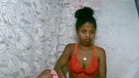 Snapshot of rosiahot1 chatting on 11-25-25, 07:30 rosia online show from 11-25-25, 07:30