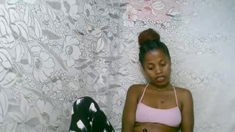 Snapshot of rosiahot1 chatting on 11-27-25, 02:41 rosia online show from 11-27-25, 02:41