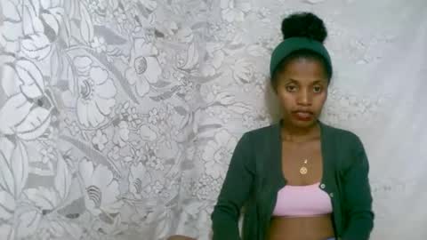 Snapshot of rosiahot1 chatting on 12-15-25, 11:03 rosia online show from 12-15-25, 11:03