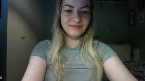 Snapshot of rosie_june chatting on 05-08-26, 07:46 Rosie online show from 05-08-26, 07:46