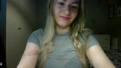 Snapshot of rosie_june chatting on 05-14-26, 07:04 Rosie online show from 05-14-26, 07:04