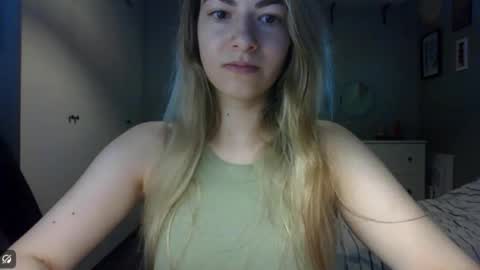 Snapshot of rosie_june chatting on 05-25-26, 07:03 Rosie online show from 05-25-26, 07:03