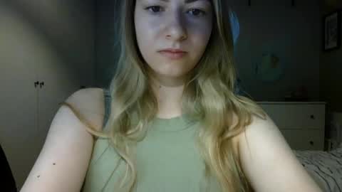 Snapshot of rosie_june chatting on 05-28-26, 06:54 Rosie online show from 05-28-26, 06:54