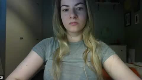 Snapshot of rosie_june chatting on 06-11-26, 06:44 Rosie online show from 06-11-26, 06:44