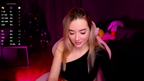 Snapshot of rosie_mac chatting on 02-02-26, 02:54 Rosie online show from 02-02-26, 02:54