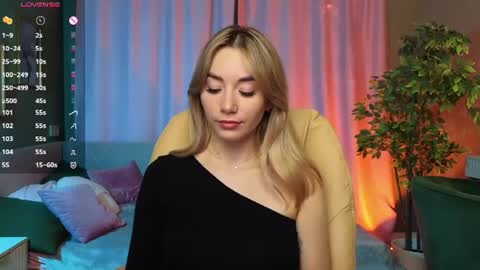 Snapshot of rosie_mac chatting on 07-03-26, 01:23 Rosie online show from 07-03-26, 01:23