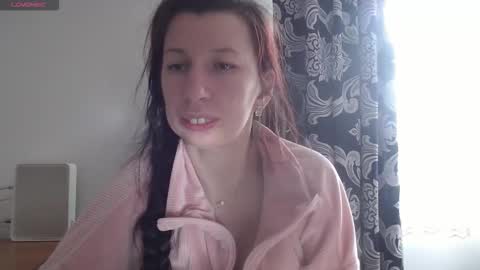 Snapshot of rosiehayes chatting on 11-25-25, 09:20 RosieHayes online show from 11-25-25, 09:20