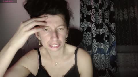 Snapshot of rosiehayes chatting on 11-26-25, 09:27 RosieHayes online show from 11-26-25, 09:27