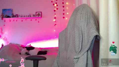 RosieNana online show from 04-10-26, 05:17