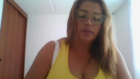 Snapshot of rossanalionheart chatting on 01-12-25, 03:25 Rossana online show from 01-12-25, 03:25