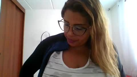 Snapshot of rossanalionheart chatting on 03-02-25, 12:01 Rossana online show from 03-02-25, 12:01