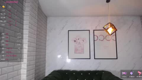 Snapshot of rosse_jeane_v chatting on 02-17-25, 04:15 rosse jeane v online show from 02-17-25, 04:15