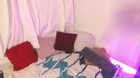 rosse_taylorx1 online show from 03-25-26, 07:20
