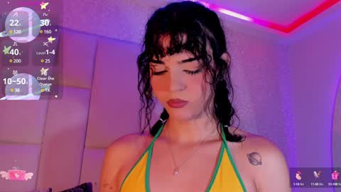 Snapshot of rosselfinoll chatting on 12-31-24, 12:36 Rossel online show from 12-31-24, 12:36