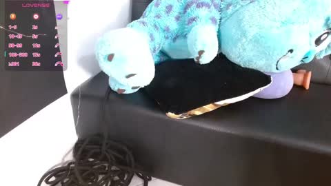 Snapshot of rossett4 chatting on 10-13-25, 05:46 Rossetta online show from 10-13-25, 05:46