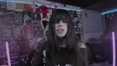 Snapshot of rotten_dreams chatting on 03-06-26, 03:03 rot online show from 03-06-26, 03:03