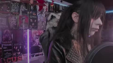 Snapshot of rotten_dreams chatting on 03-11-26, 11:33 rot online show from 03-11-26, 11:33