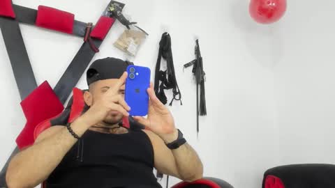 Snapshot of roughsex_and_bdsm chatting on 12-18-25, 04:51 Tommy and Steven online show from 12-18-25, 04:51