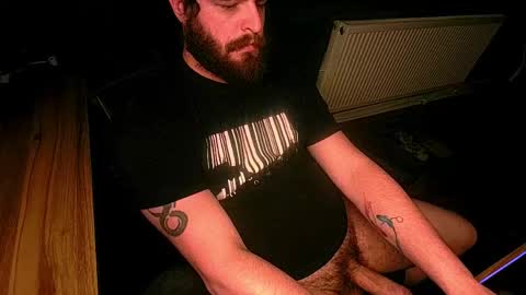 Snapshot of roughwonder chatting on 05-14-26, 07:20 Luke online show from 05-14-26, 07:20