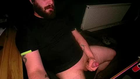 Snapshot of roughwonder chatting on 05-22-26, 01:46 Luke online show from 05-22-26, 01:46