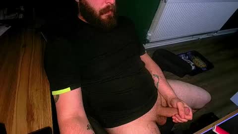 Snapshot of roughwonder chatting on 05-25-26, 06:19 Luke online show from 05-25-26, 06:19
