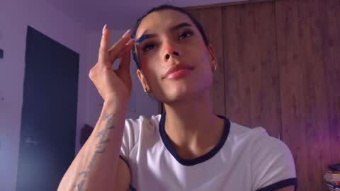 Snapshot of rouse_leon chatting on 05-21-26, 08:05 Rouse leon online show from 05-21-26, 08:05