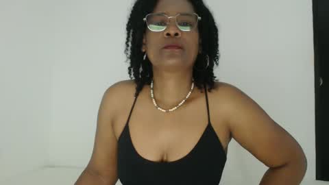 luxa online show from 10-20-25, 12:27