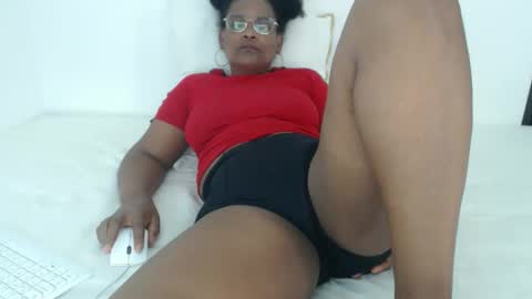 luxa online show from 10-25-25, 06:02