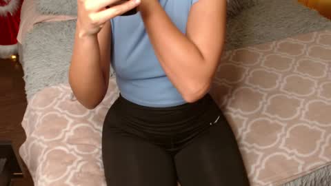 Snapshot of rouss_henao chatting on 12-23-24, 10:53 Rouss marie henao online show from 12-23-24, 10:53