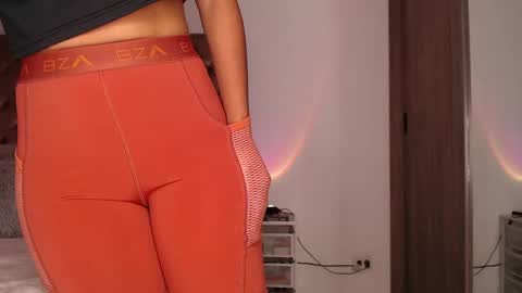 Rouss marie henao  online show from 04-16-26, 11:18