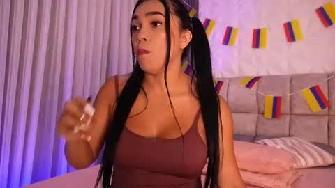 Snapshot of rousse_coup chatting on 06-25-26, 07:18 Rosse and Miller online show from 06-25-26, 07:18