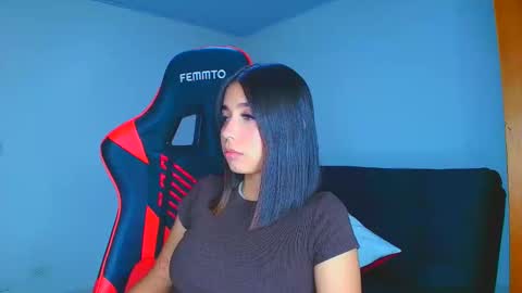 rousse_violet online show from 12-15-25, 01:54