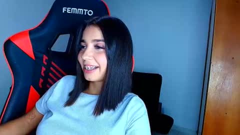 Snapshot of rousse_violet chatting on 03-21-26, 12:04 rousse_violet online show from 03-21-26, 12:04