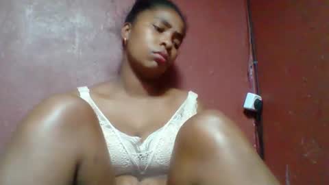 rovaelyah online show from 01-18-26, 05:39